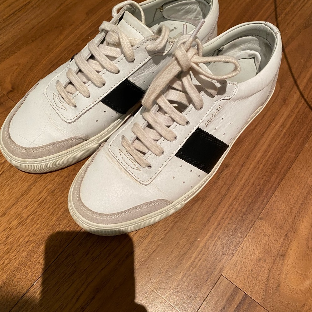 Axel arigato sneakers!